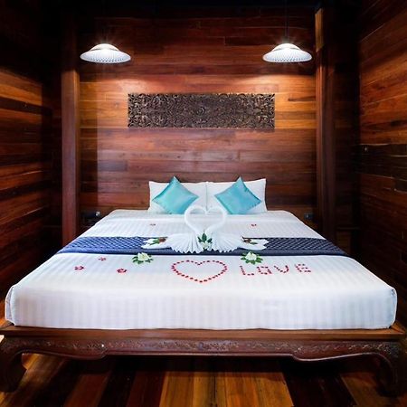 Ananta Thai Pool Villas Resort Phuket Exterior photo