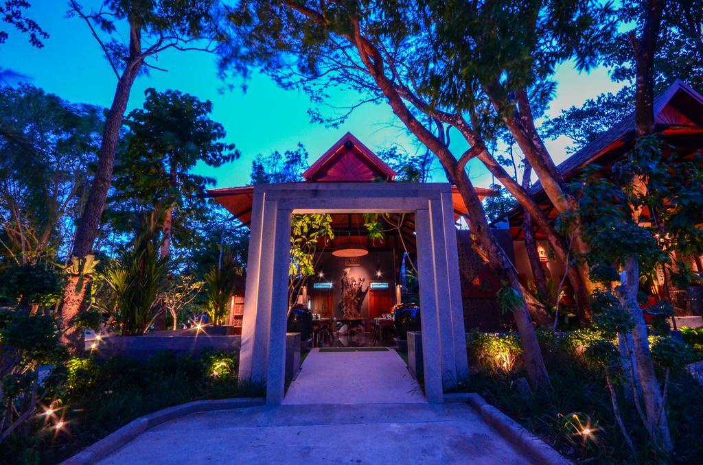 Ananta Thai Pool Villas Resort Phuket Exterior photo