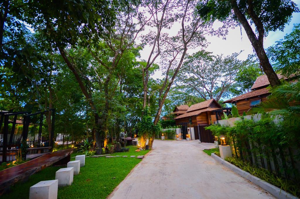 Ananta Thai Pool Villas Resort Phuket Exterior photo