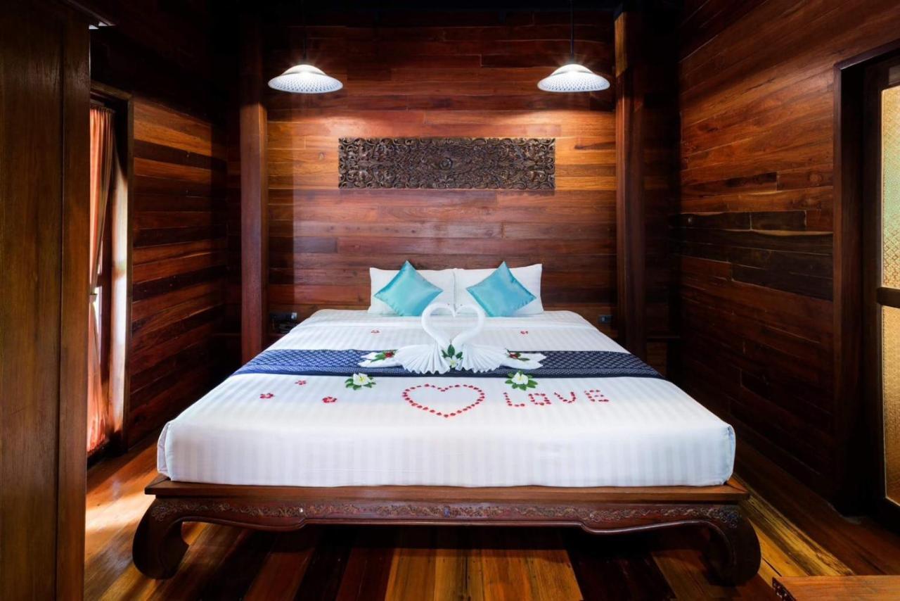 Ananta Thai Pool Villas Resort Phuket Exterior photo