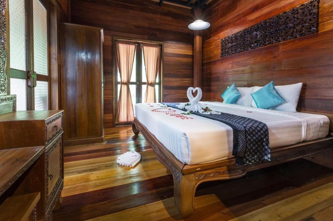 Ananta Thai Pool Villas Resort Phuket Exterior photo