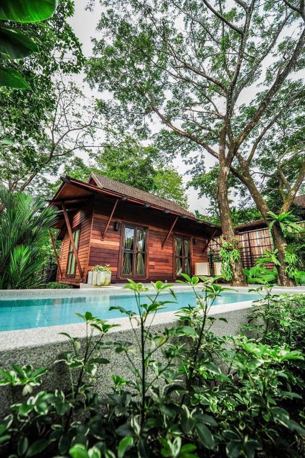 Ananta Thai Pool Villas Resort Phuket Exterior photo