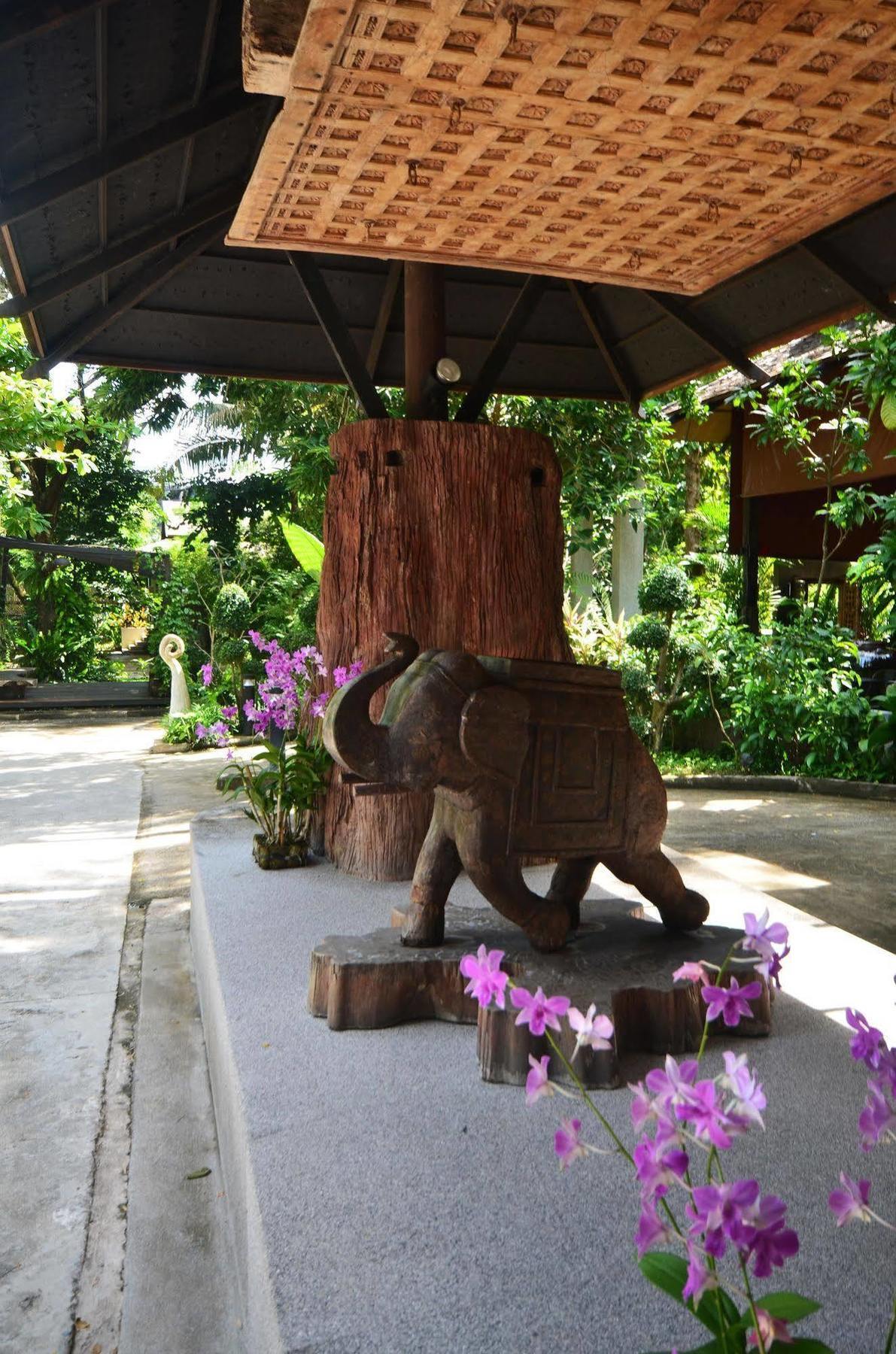 Ananta Thai Pool Villas Resort Phuket Exterior photo