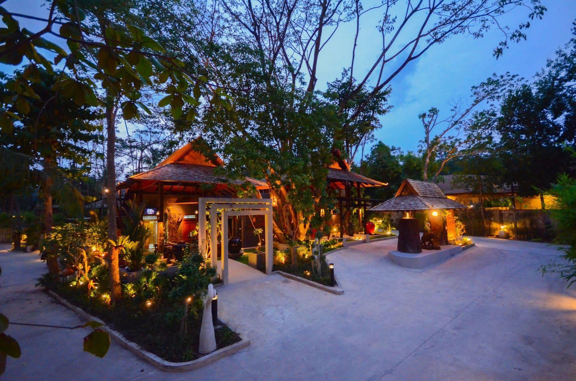 Ananta Thai Pool Villas Resort Phuket Exterior photo